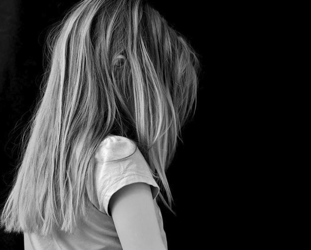 Fetiţă abuzată de propriul frate, în Bucureşti. Băiatul ar fi infectat cu HIV