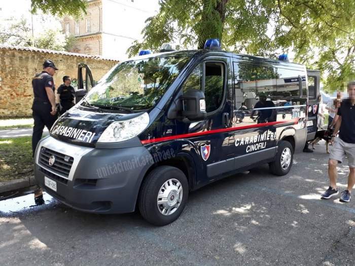Accident înfiorător în Italia! Un șofer român s-a răsturnat cu un microbuz plin cu copii, după care a fugit