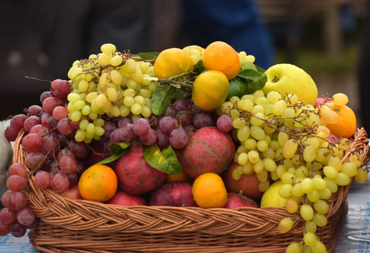 ÎNTREBAREA ZILEI: Care sunt cele cinci fructe care îţi păstrează frumuseţea?