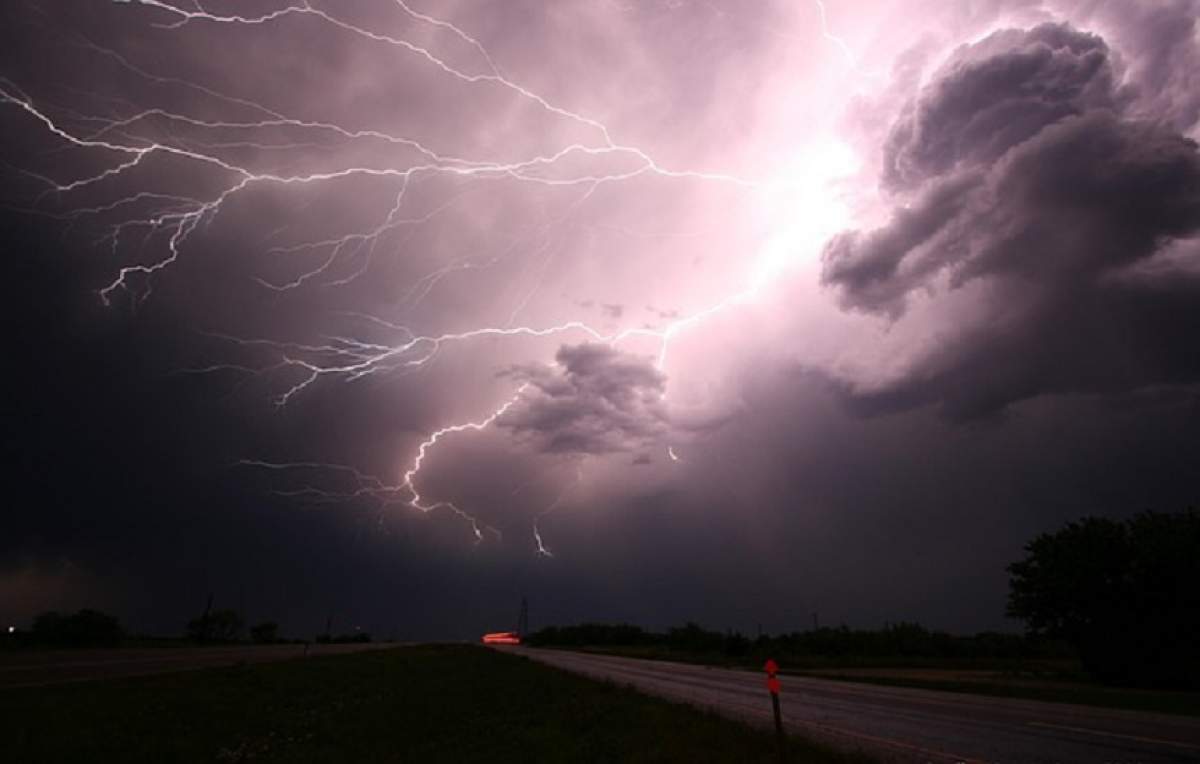 Alertă meteo de ultimă oră! Vijelii în mai multe zone din țară