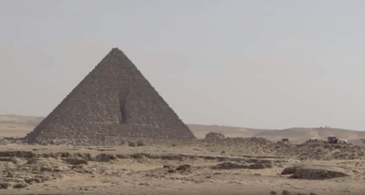 Un autobuz a explodat lângă piramide, la Cairo! Majoritatea victimelor sunt turişti
