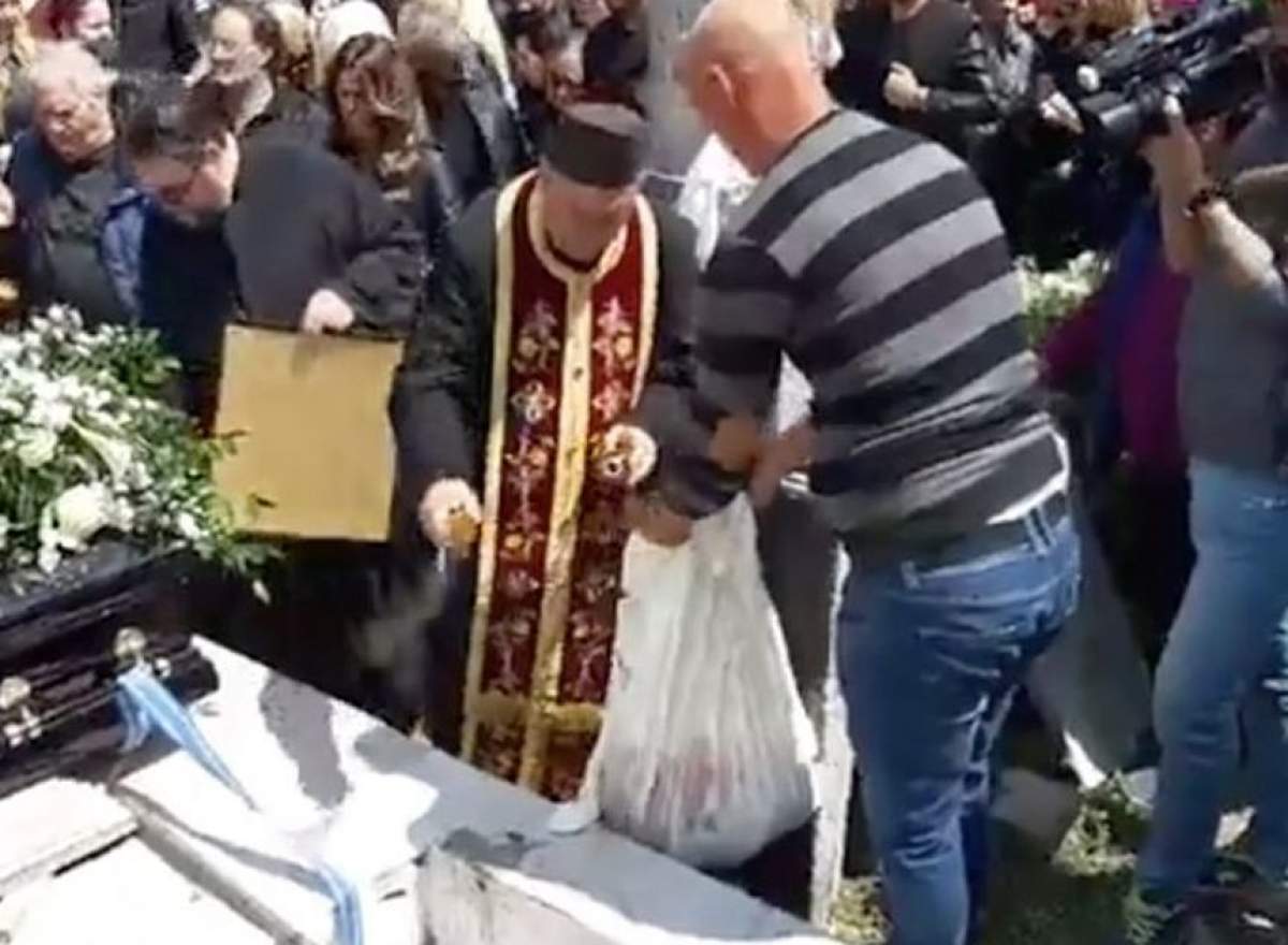 Ce a pus familia lui Răzvan Ciobanu în sacul așezat în groapa în care a fost înmormântat designerul