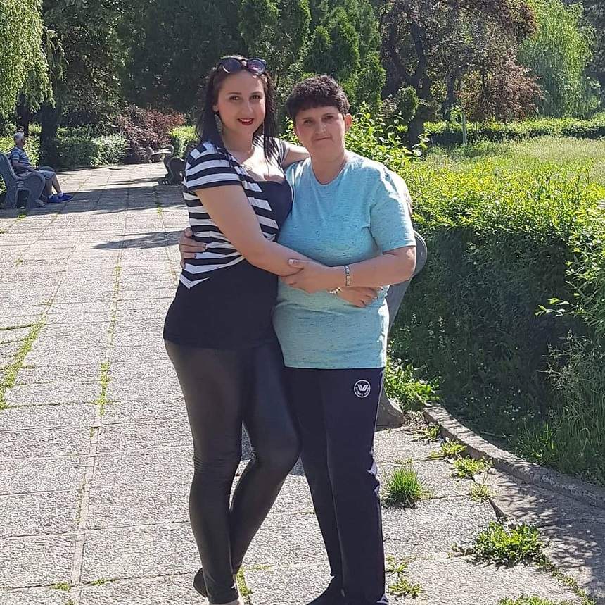 Pe ea o ştii, dar să vezi cum arată femeia care i-a dat viaţă! Andreea de la "Insula Iubirii" şi mama ei, apariţie fără precedent