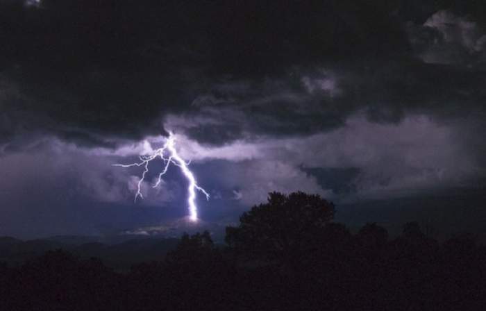 Informare meteo de ploi în toată ţara! ANM anunţă vijelii însoţite de grindină