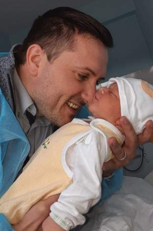 Soţia unui fost concurent la MPFM a născut! Primele imagini cu bebeluşul