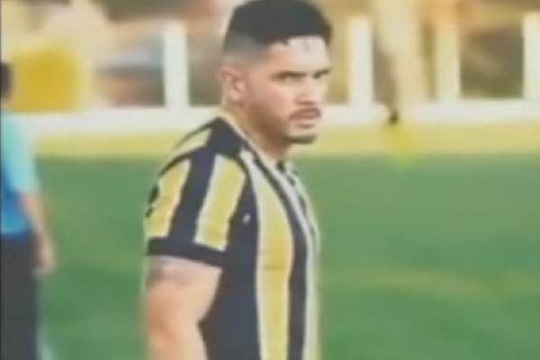 Un fotbalist din Brazilia a fost arestat în timpul unui meci! Jucătorul a comis o faptă gravă