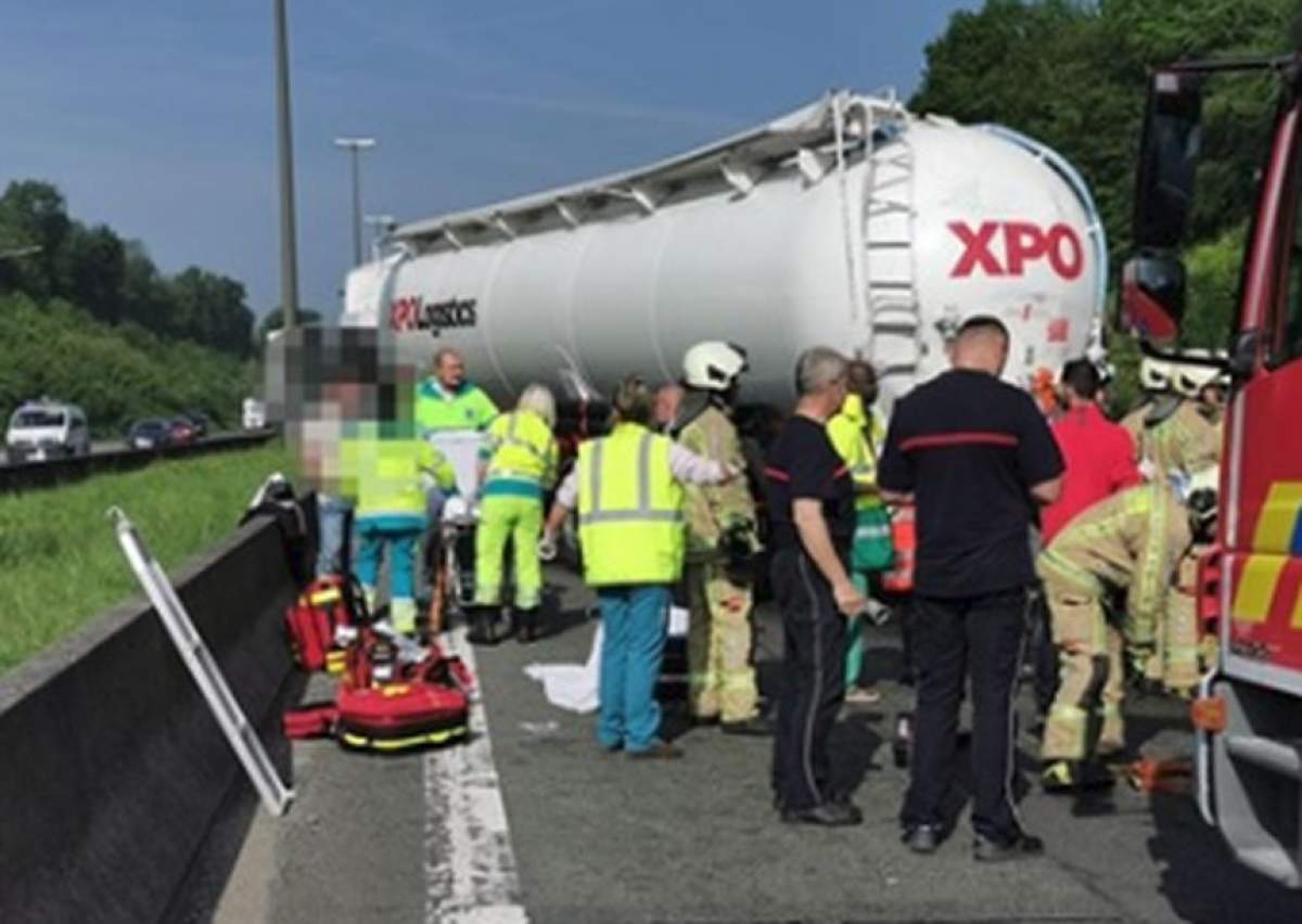 Un şofer român a murit într-un teribil accident în Belgia. Cabina camionului pe care îl conducea s-a făcut praf