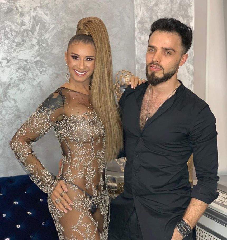 Anamaria Prodan a lăsat pe toată lumea cu gura căscată. Sexy impresara a îmbrăcat o rochie transparentă, prin care se vedea tot