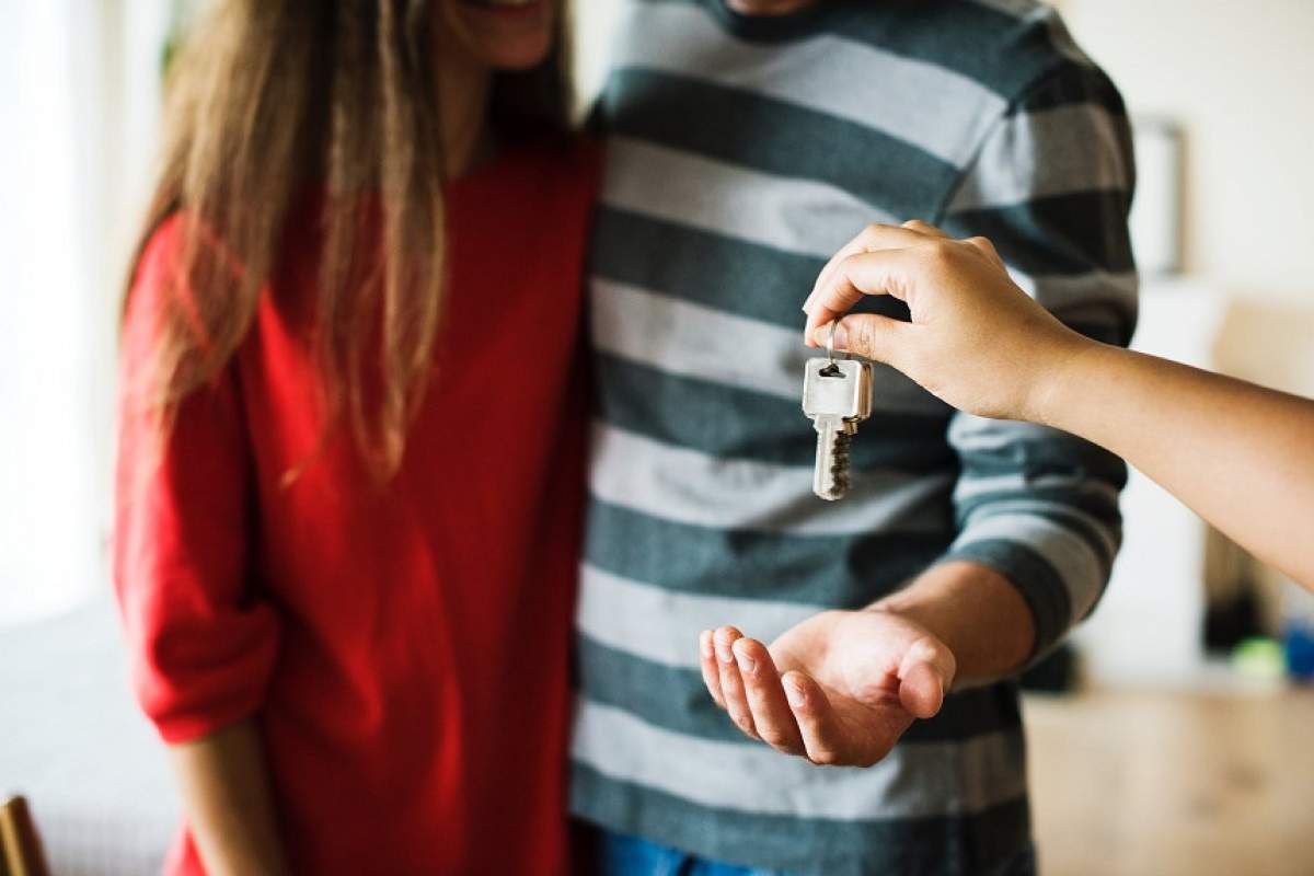 Tinerii căsătoriţi vor putea achiziţiona o locuinţă mult mai uşor ! Scade avansul de început