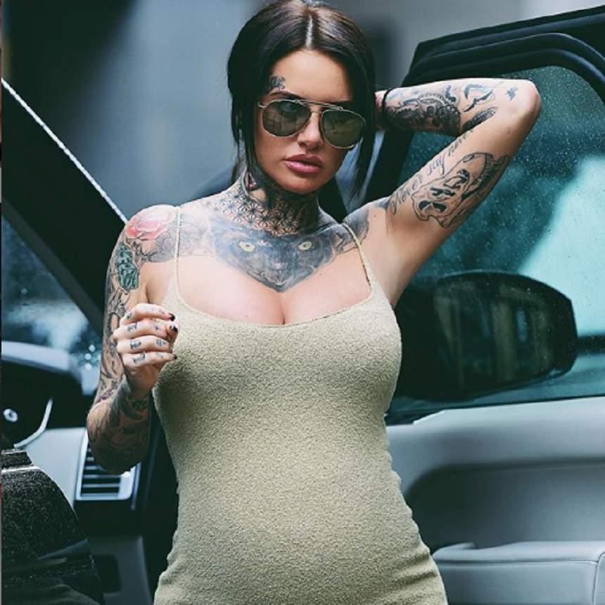 Jemma Lucy s-a fotografiat cu sânii goi, în al doilea trimestru al sarcinii! Nu-și mai ascunde silueta