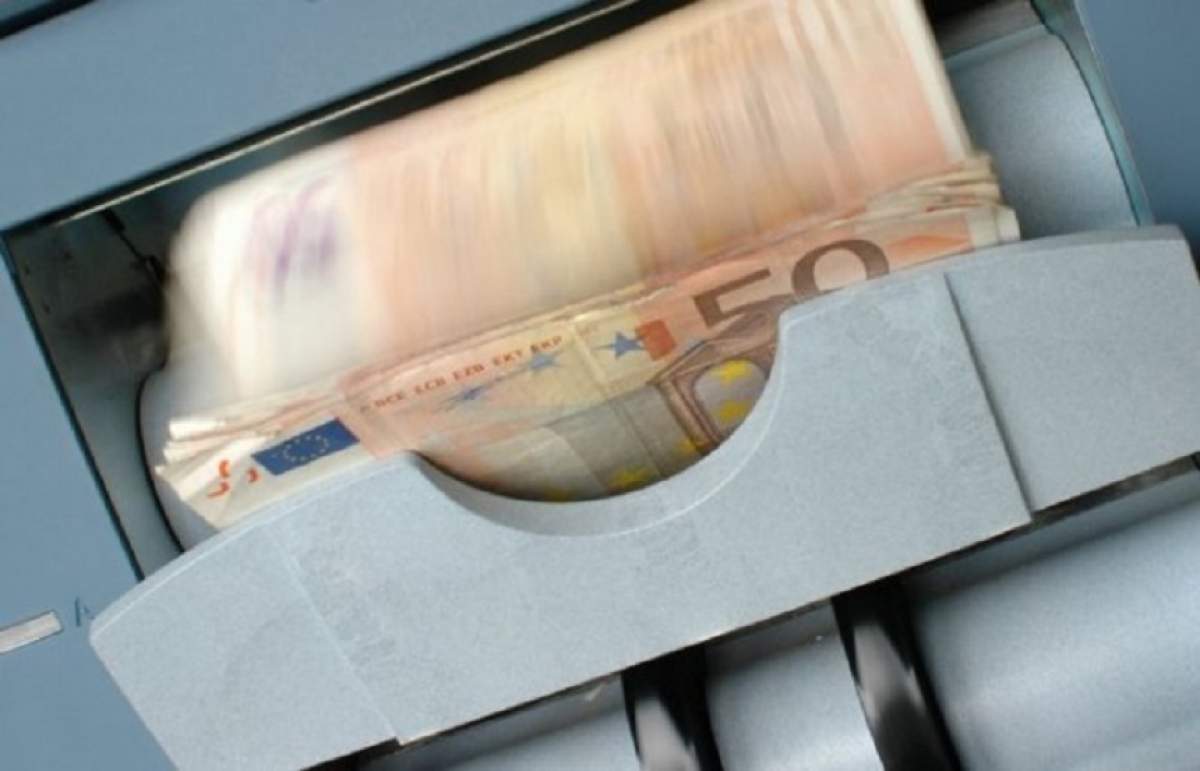 Curs valutar BNR azi, 24 mai. Euro a crescut, iar dolarul s-a prăbușit