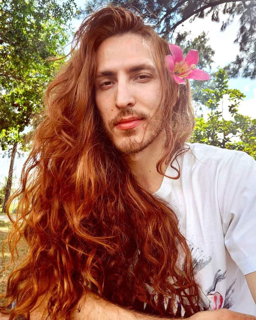 Toți o știu pe Rapunzel, dar uite cum arată varianta masculină! Un model celebru face pe fetița