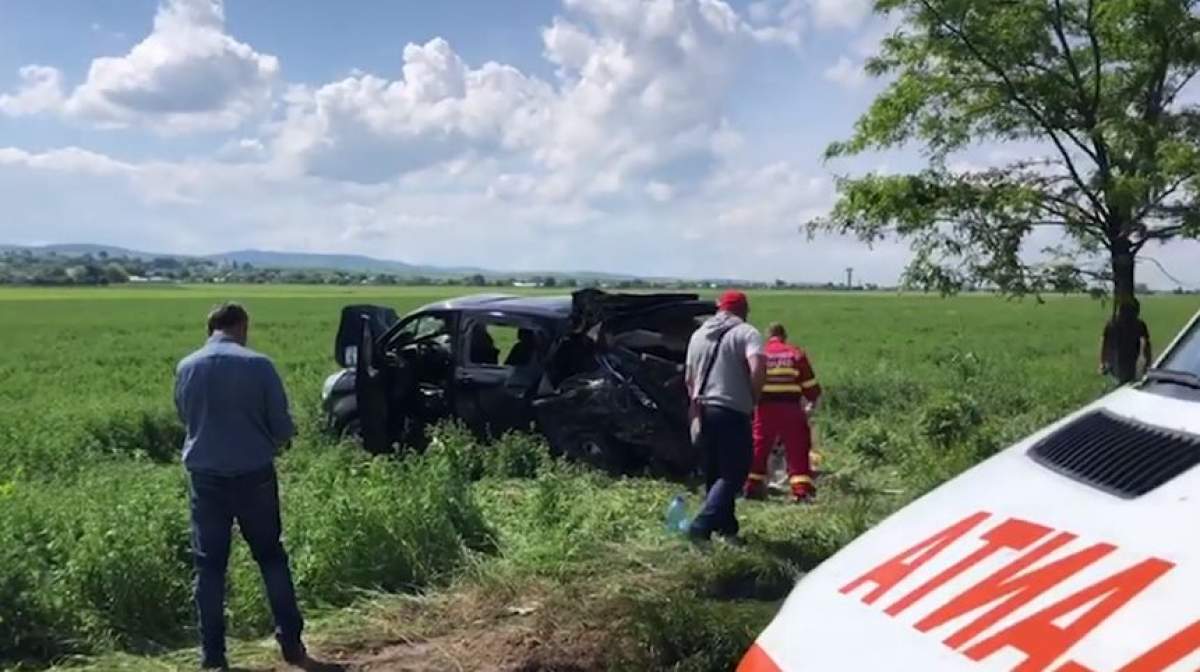 Nouă victime, după ce un TIR a intrat în plin într-un microbuz cu copii, în Bacău