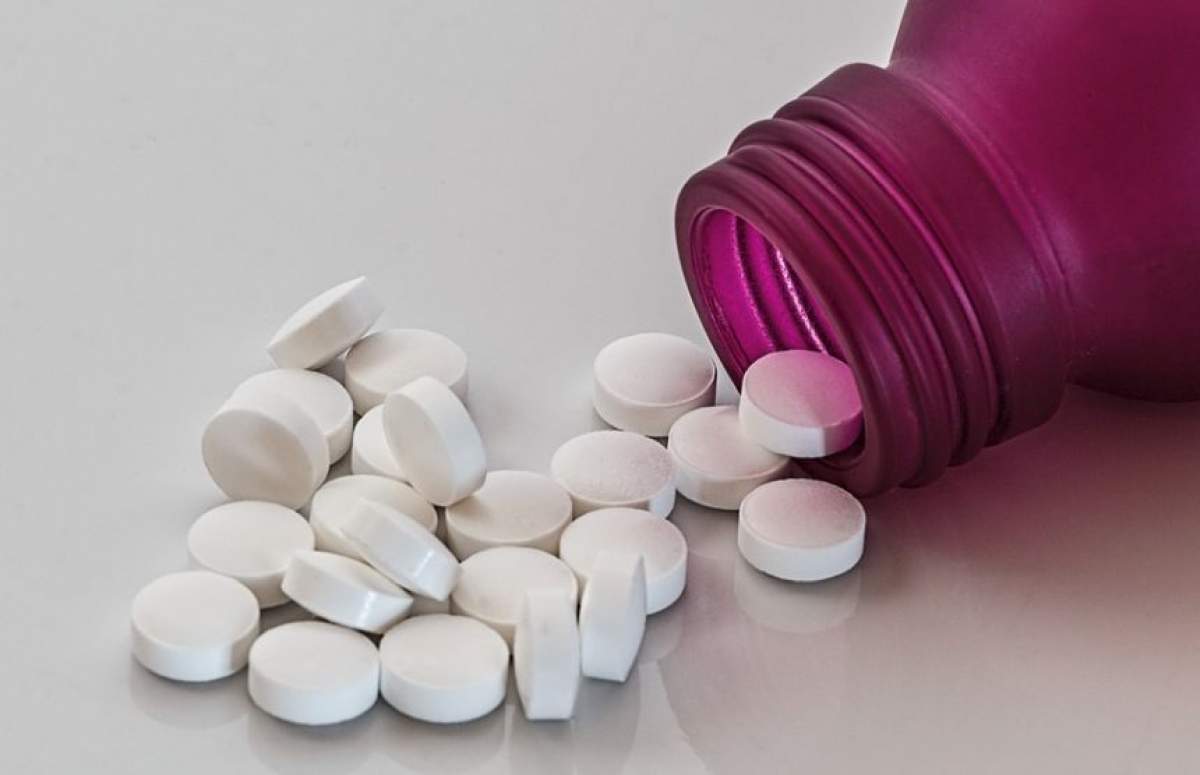 O femeie din Iaşi a vrut să se sinucidă, după ce a luat un pumn de pastile pentru schizofrenie