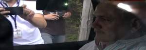 Ce are Liviu Dragnea în buzunarul cămăşii! Imagini surprinse în maşina de Poliţie. FOTO