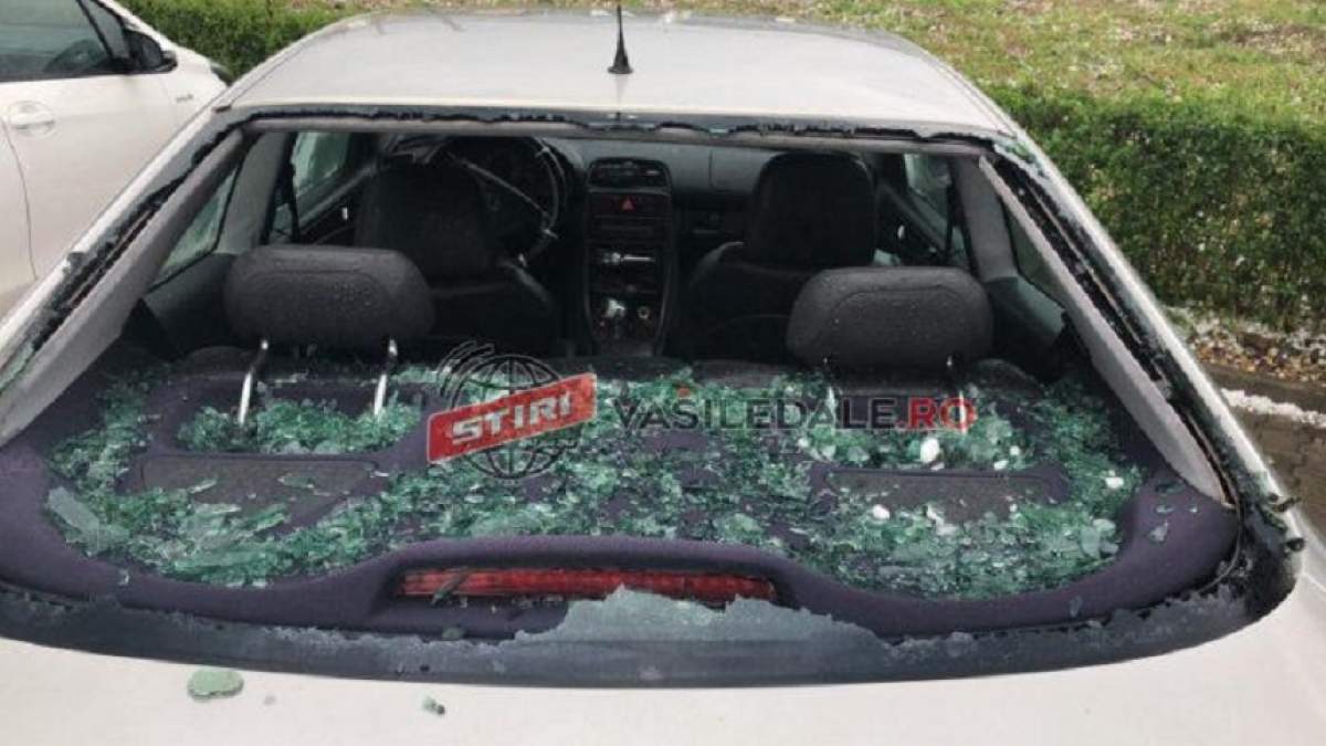 Bilanţ cutremurător! 200 de autoturisme au fost distruse de grindină la Baia Mare. VIDEO
