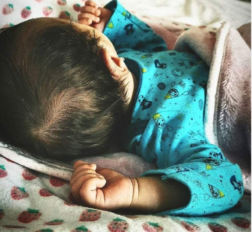 Feli, fotografie de poveste cu micuța Nora Luna, la 6 luni de când a născut: „Spune-mi câtă bucurie ai de gând să-mi mai aduci?”