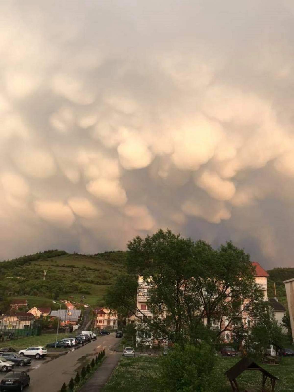 Nori apocaliptici, pe cerul României! De obicei prevestesc tornadele