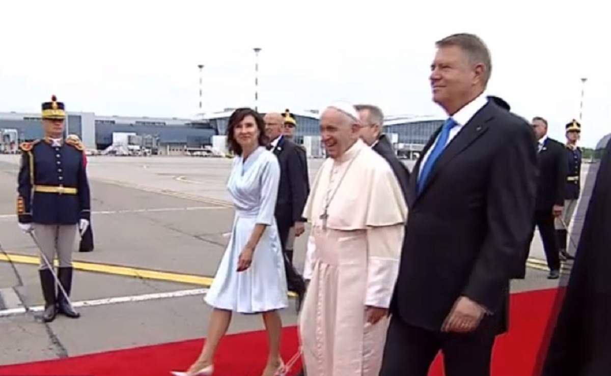 Mesajul lui Klaus Iohannis, pentru Papa Francisc, la sosirea în România a Sanctității Sale: „E o mare plăcere”