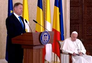 Klaus Iohannis, cuvinte emoţionante la adresa Papei Francisc. "Mesajul primit atunci a rodit, iar România şi-a găsit destinul"