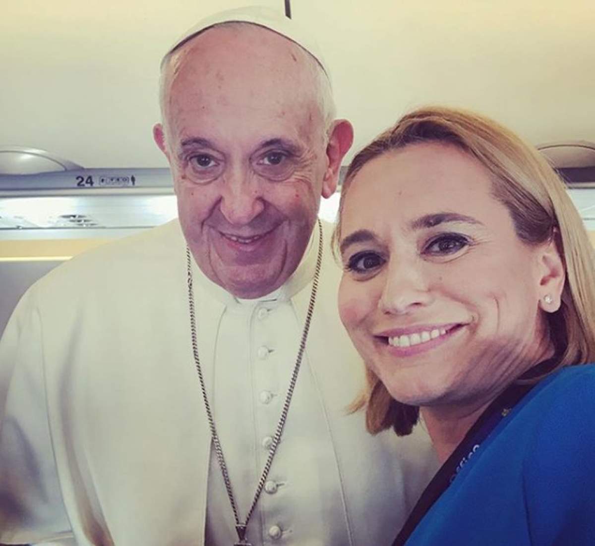 Gestul impresionant făcut de Andreea Esca, în avion, alături de Papa Francisc