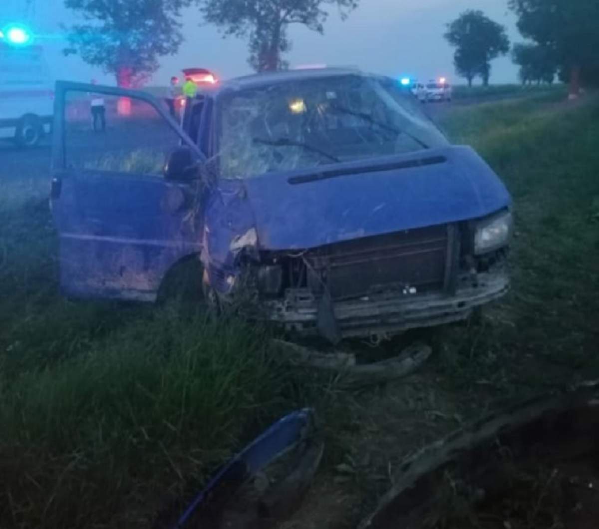 Un microbuz plin cu pasageri s-a răsturnat în Constanţa, vineri seară