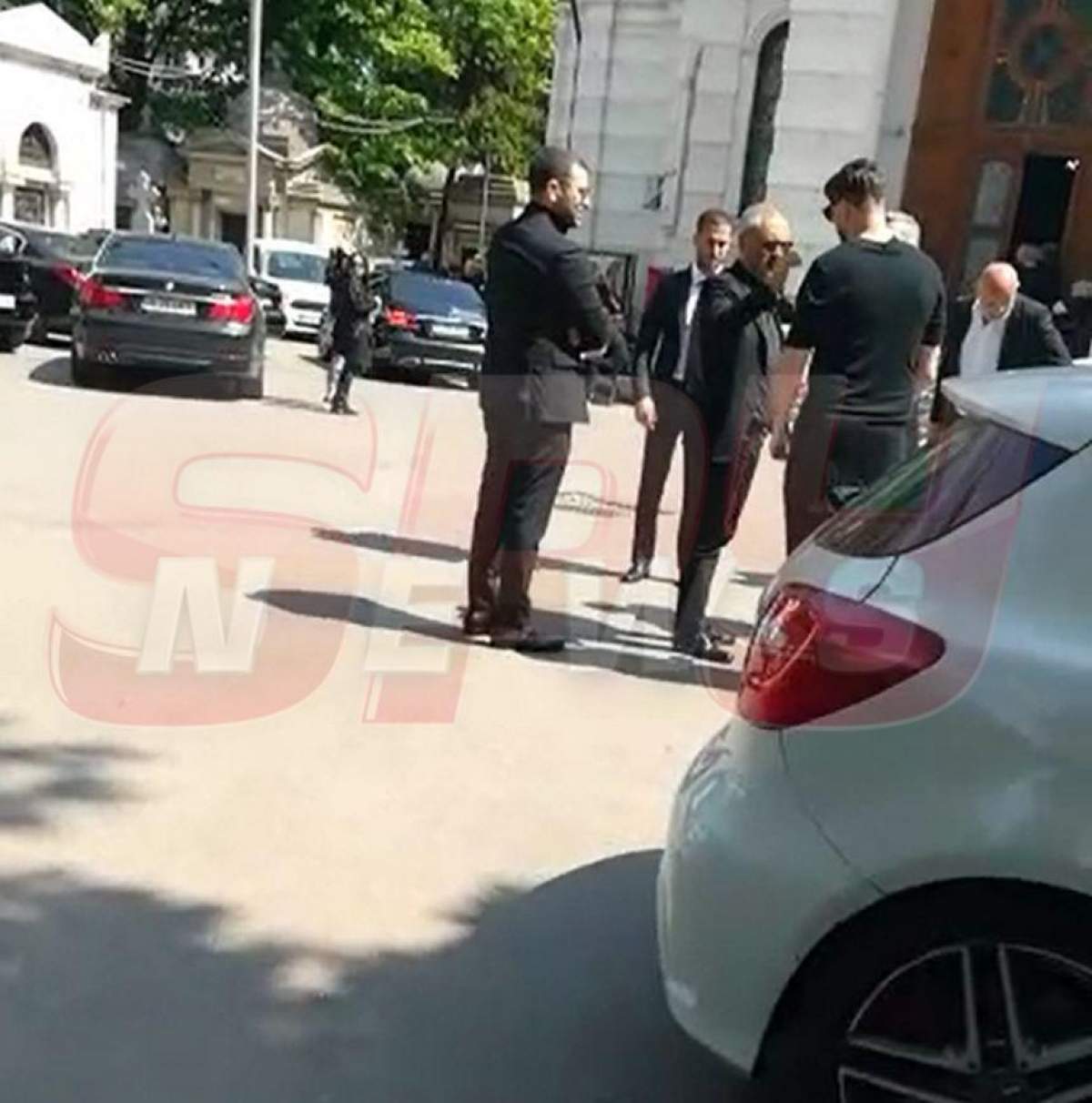 Milionarul lumii, prezent la înmormântarea lui Alex Faur. Elie Saab nu ştie cum să-şi mai ascundă durerea / VIDEO PAPARAZZI