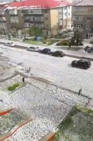 Imagini de coșmar în Dorohoi! O furtună violentă a măturat totul în cale. VIDEO