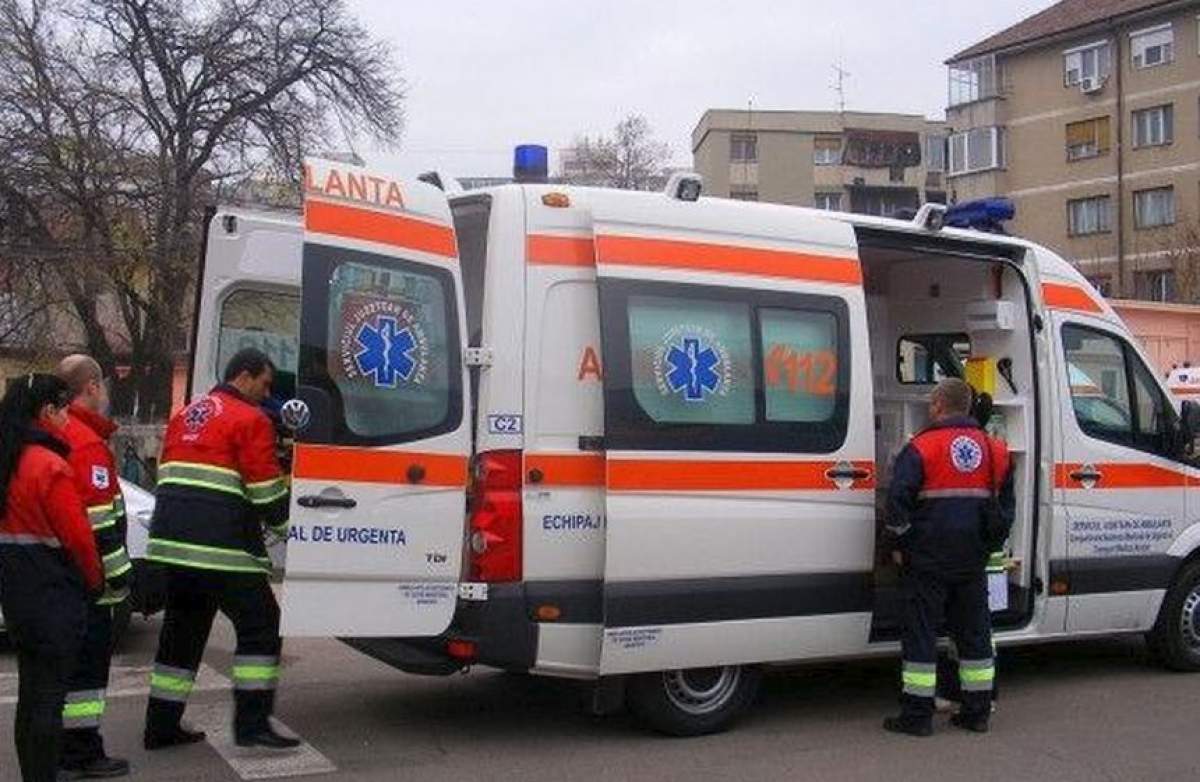 Un bărbat de 63 de ani din Caraş-Severin a murit pe loc, după ce a fost călcat de ambulanţă