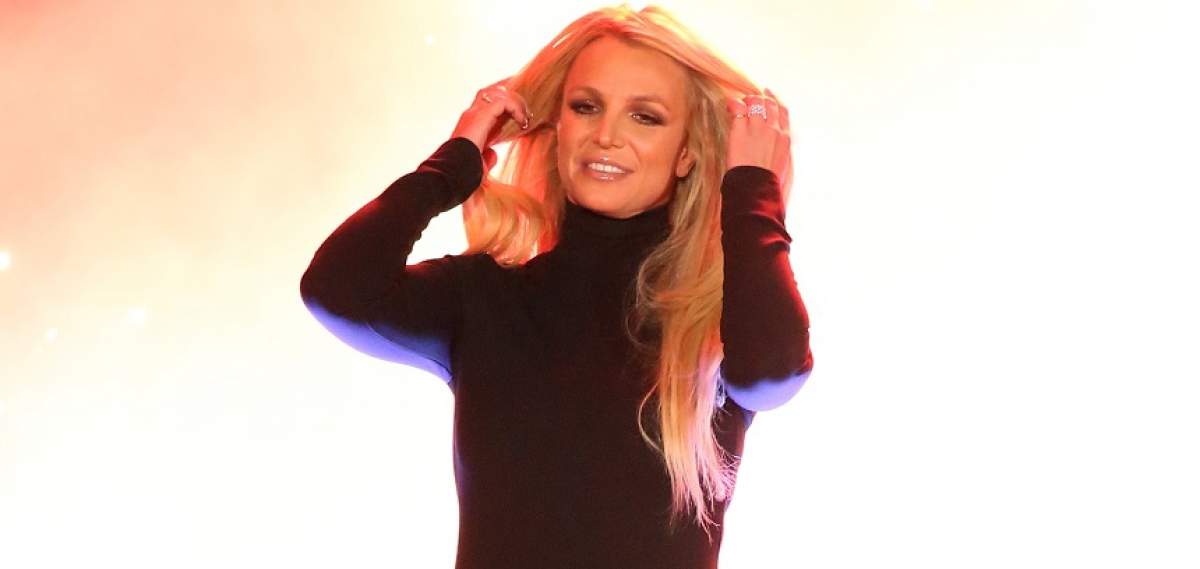 Britney Spears, yoga în bikini după ce a fost internată la psihiatrie. Cum arată celebra cântăreață