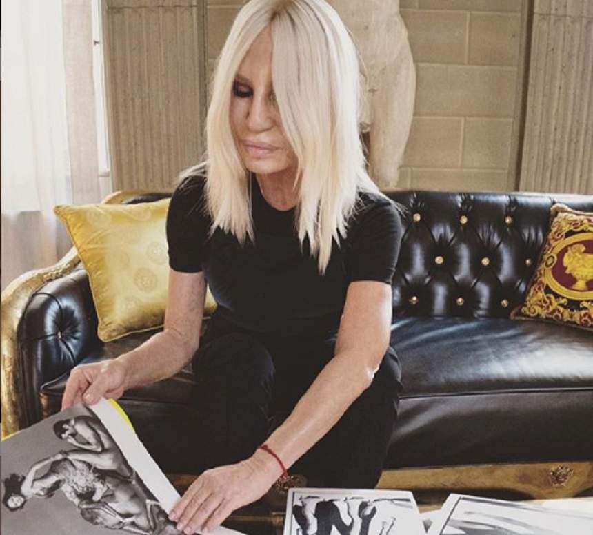 Cum a ajuns să arate Donatella Versace la 64 de ani. Galerie FOTO