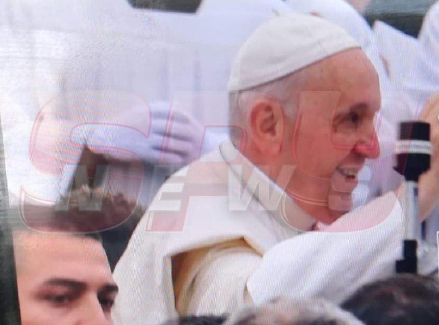 Papa Francisc a ajuns la Șumuleu Ciuc. Suveranul Pontif a fost întâmpinat de peste 40.000 de oameni! VIDEO