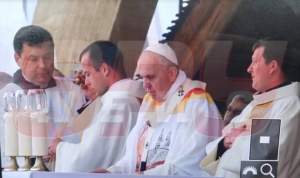 Papa Francisc a ajuns la Șumuleu Ciuc. Suveranul Pontif a fost întâmpinat de peste 40.000 de oameni! VIDEO