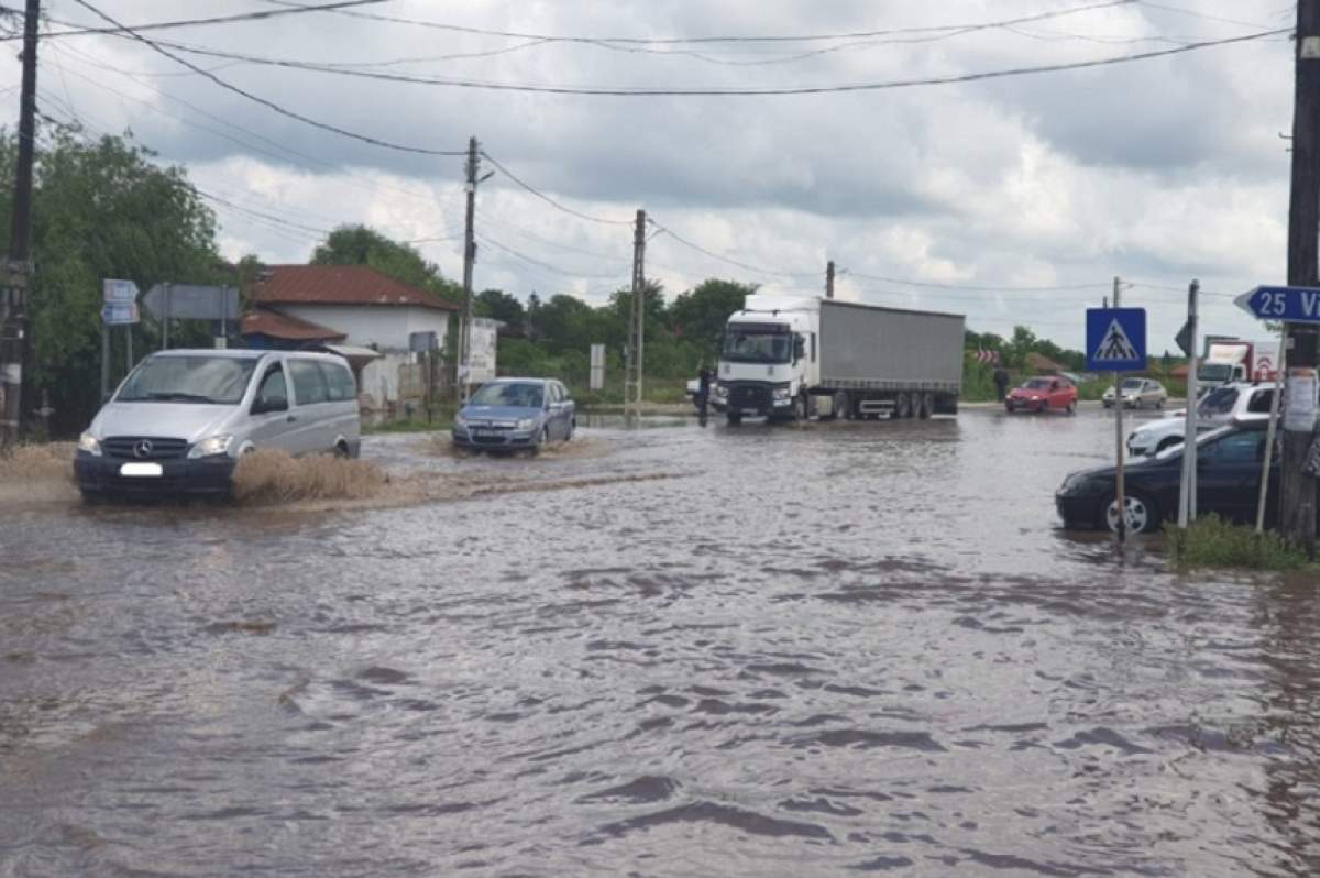 Cod portocaliu de inundaţii în trei judeţe din ţară