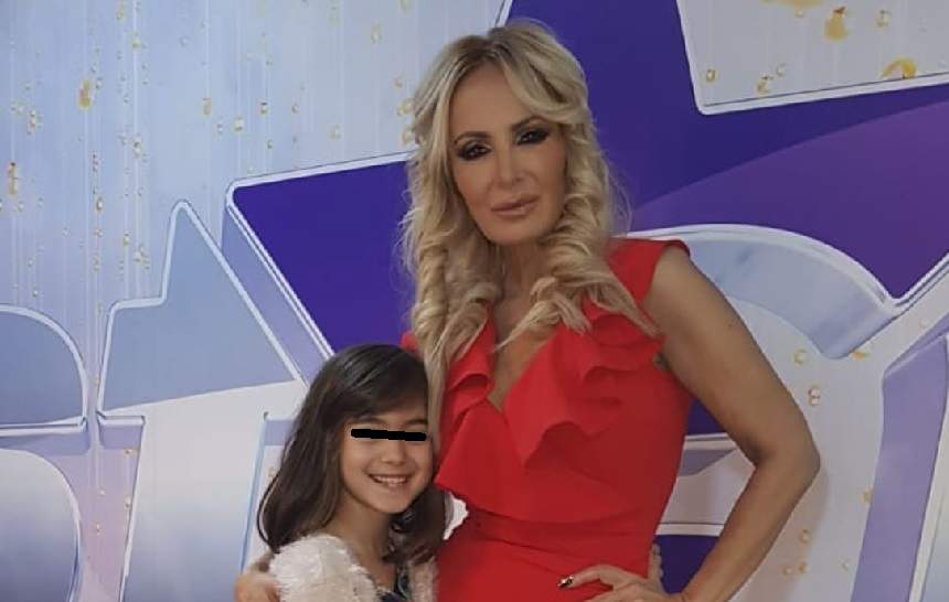 Daniela Gyorfi a plecat cu familia în vacanţă. Fetiţa ei, Maria, este cea mai fericită