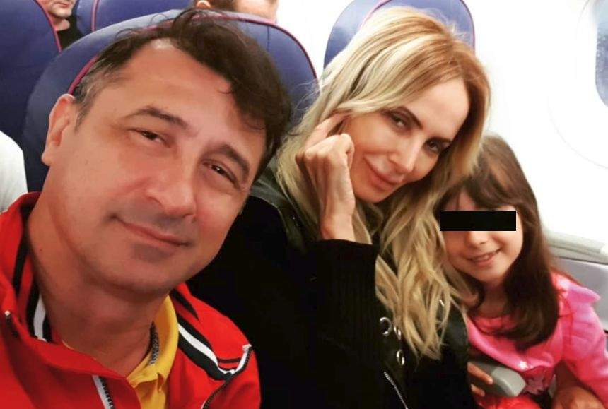 Daniela Gyorfi a plecat cu familia în vacanţă. Fetiţa ei, Maria, este cea mai fericită