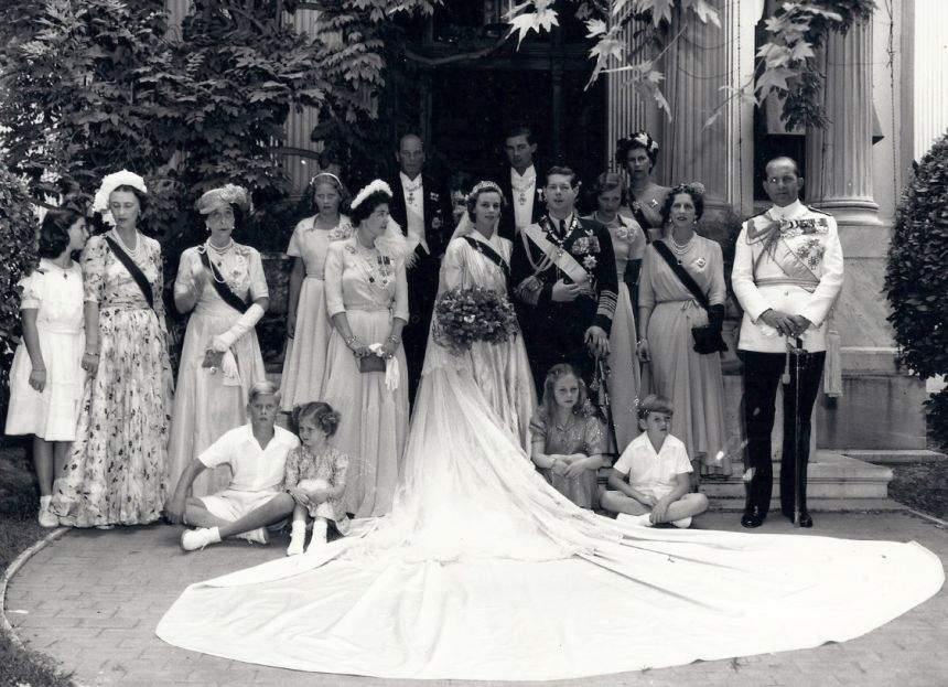 Imagini de colecţie de la nunta Regelui Mihai I cu Regina Ana. Galerie FOTO