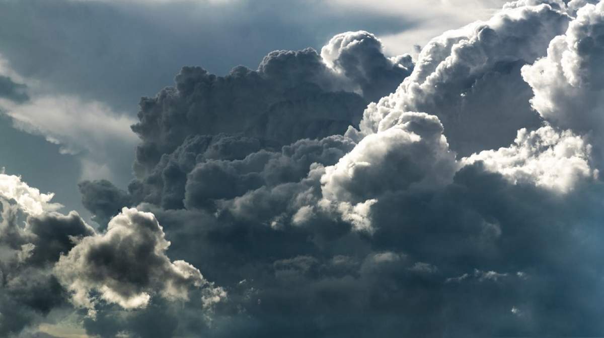 Atenţionare meteo! Cod Portocaliu de vreme severă, în mai multe regiuni ale ţării