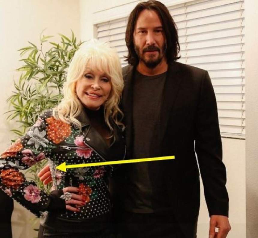 Keanu Reeves şochează prin gestul său! Oare de ce refuză să atingă femeile? FOTO