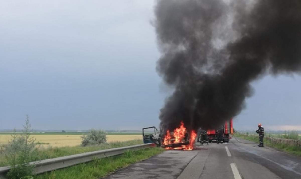 Un microbuz a fost cuprins de flăcări în mers, la Tulcea! Ce s-a întâmplat cu pasagerii. VIDEO