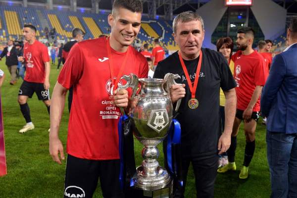 România U21 – Croaţia U21 / „Regele” pariază pe tineret! „Să intre cu tupeu! Pot fi peste noi”. Mesaj tranşant pentru fiul său
