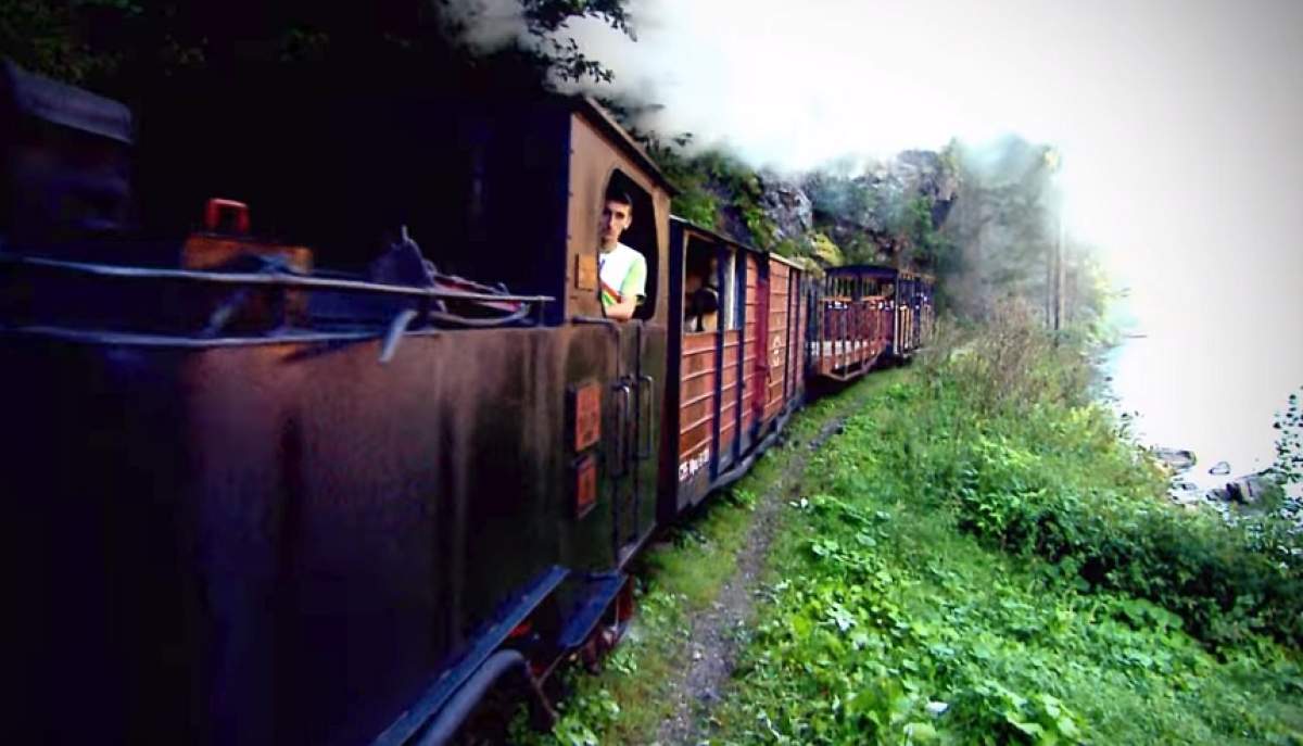 Panică în trenul Mocănița, una dintre cele mai mai atracții din România. Călătorii au fost atacați în timpul cursei turistice