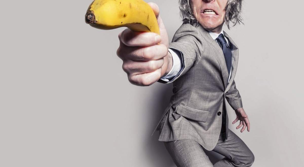 Pedeapsa primită de un bărbat care a jefuit o bancă, cu o banană