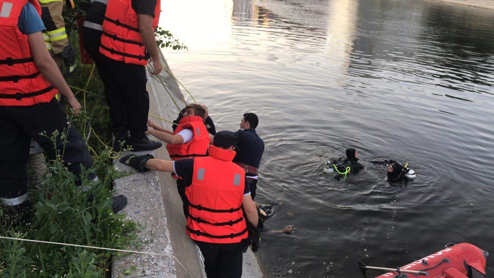 Tragedie în Capitală! Un tânăr de 25 de ani a murit înecat în râul Dâmbovița, după ce a salvat un puști