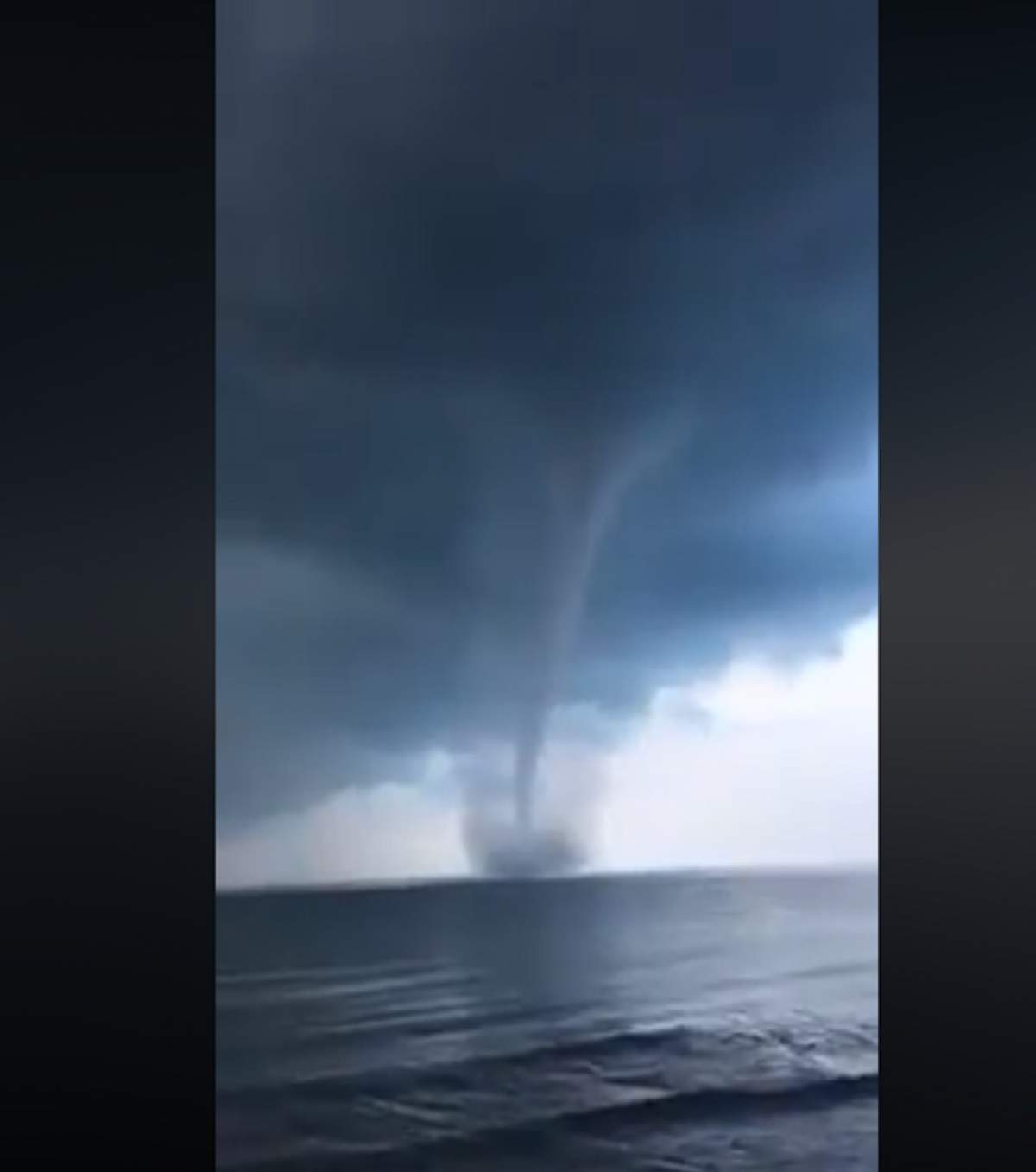 Fenomen inedit, întâlnit pe Marea Neagră! Seamănă cu o tornadă