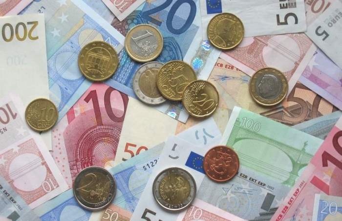 Curs valutar BNR azi, 19 iunie. Euro şi lira sterlină cresc, iar dolarul scade