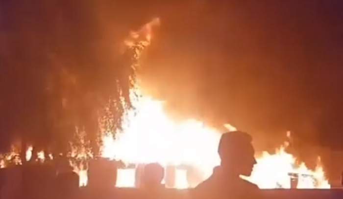 Sute de romi, evacuaţi forţat din Rusia! Casele lor au fost incendiate. VIDEO