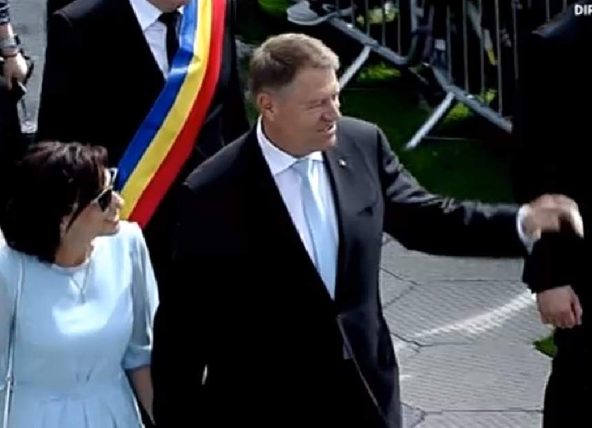 Klaus Iohannis și soția sa, Carmen Iohannis au ajuns la Blaj, pentru întâmpinarea Sanctității Sale Papa Francisc