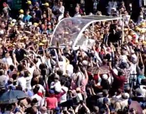 Papa Francisc a ajuns la Blaj! Urmează cel mai emoționant moment al călătoriei Sanctității Sale, în România. FOTO