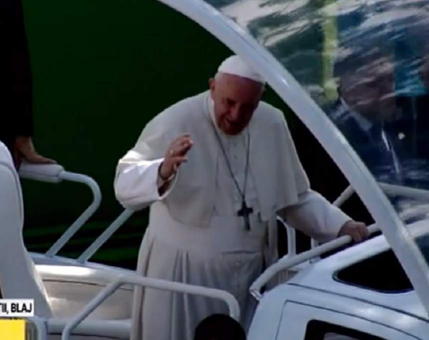 Papa Francisc a ajuns la Blaj! Urmează cel mai emoționant moment al călătoriei Sanctității Sale, în România. FOTO